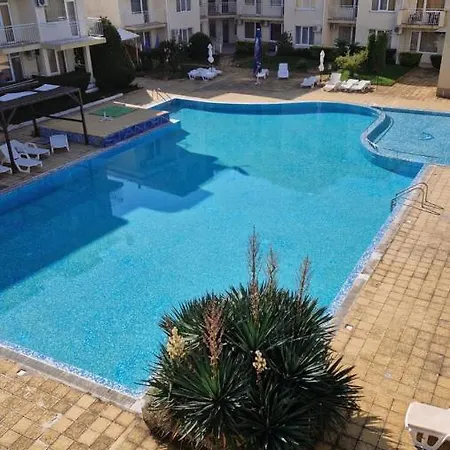 Aпартамент Южен Плаж Равда Apartament *